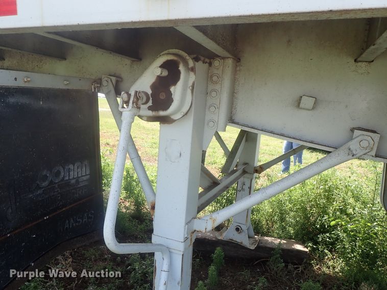 image for item DG2397 1974 Wilson GH-400 flatbed hay trailer