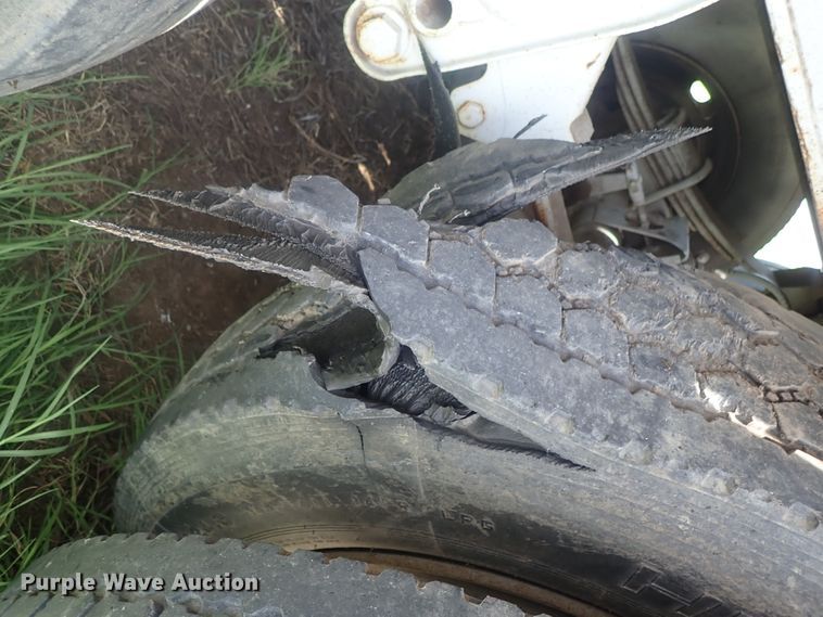 image for item DG2397 1974 Wilson GH-400 flatbed hay trailer