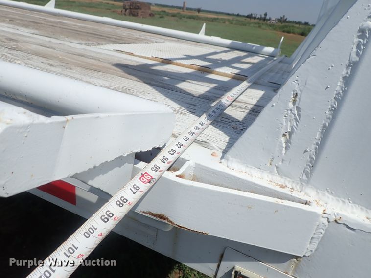 image for item DG2397 1974 Wilson GH-400 flatbed hay trailer