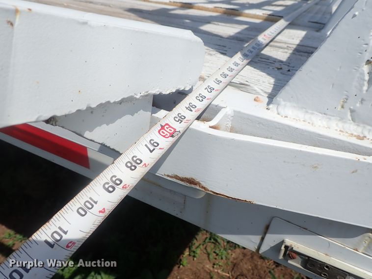 image for item DG2397 1974 Wilson GH-400 flatbed hay trailer