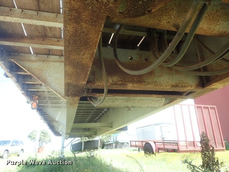 image for item DG2398 1988 Utility flatbed hay trailer