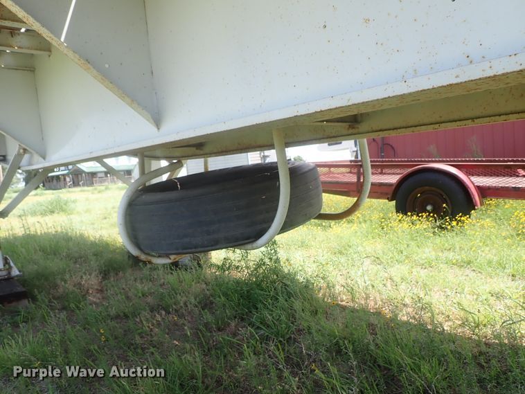 image for item DG2398 1988 Utility flatbed hay trailer