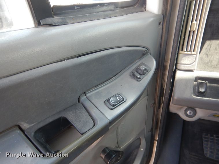 image for item DG4504 2007 Freightliner Columbia  semi truck