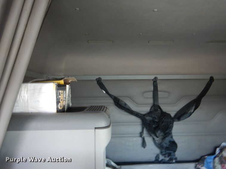 image for item DG4504 2007 Freightliner Columbia  semi truck