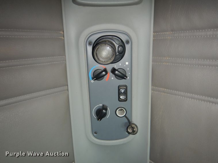 image for item DG4504 2007 Freightliner Columbia  semi truck