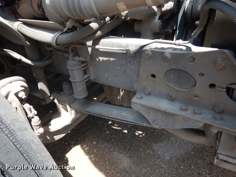 image for item DG4504 2007 Freightliner Columbia  semi truck