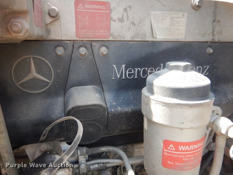 image for item DG4504 2007 Freightliner Columbia  semi truck