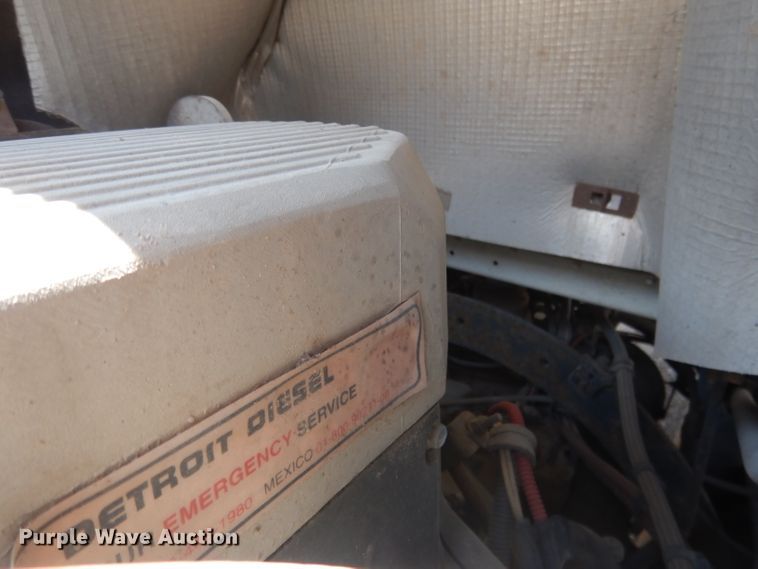 image for item DG4504 2007 Freightliner Columbia  semi truck