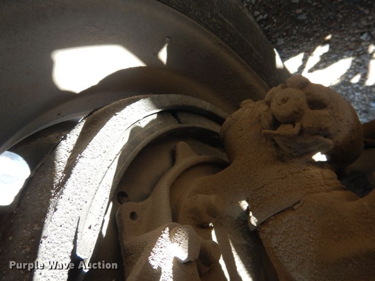 image for item DG4504 2007 Freightliner Columbia  semi truck