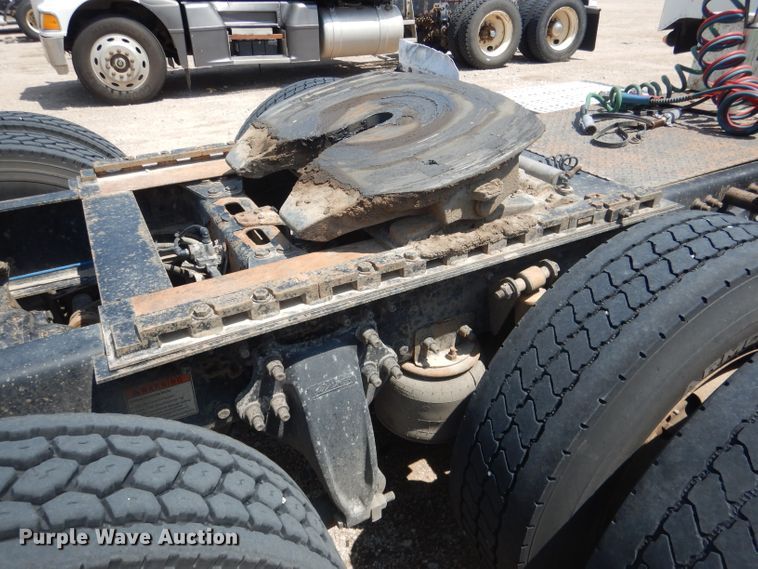 image for item DG4504 2007 Freightliner Columbia  semi truck