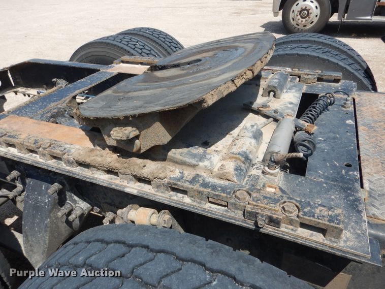 image for item DG4504 2007 Freightliner Columbia  semi truck