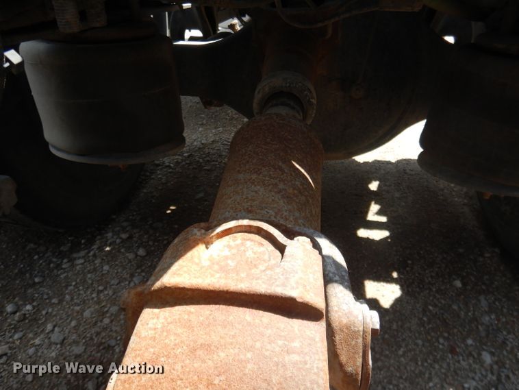 image for item DG4504 2007 Freightliner Columbia  semi truck