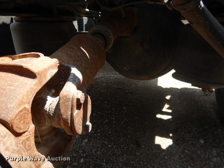 image for item DG4504 2007 Freightliner Columbia  semi truck