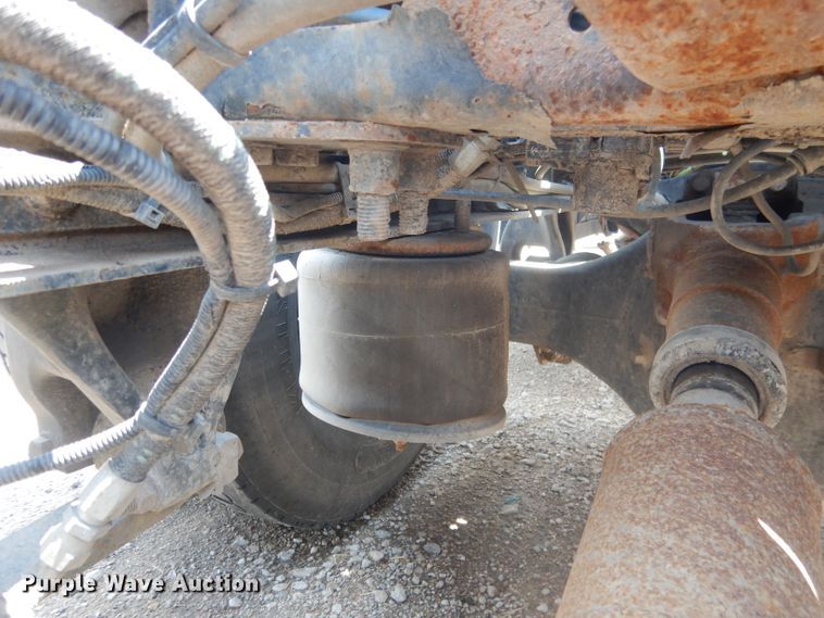 image for item DG4504 2007 Freightliner Columbia  semi truck