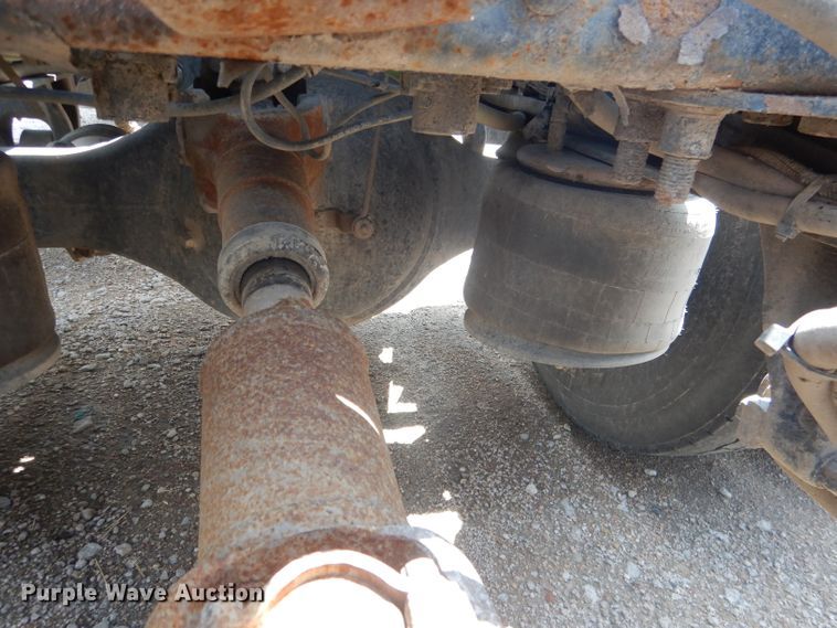 image for item DG4504 2007 Freightliner Columbia  semi truck