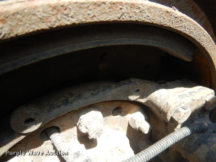 image for item DG4504 2007 Freightliner Columbia  semi truck