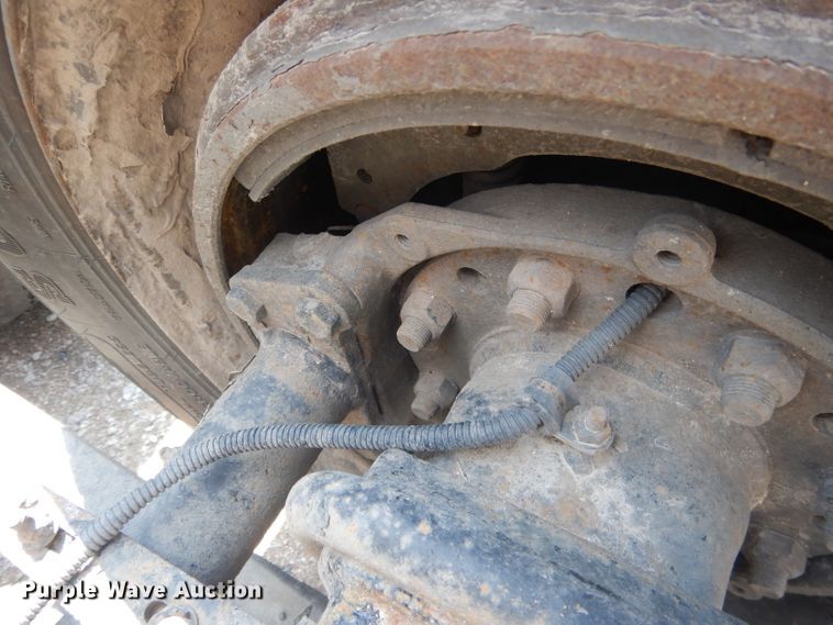 image for item DG4504 2007 Freightliner Columbia  semi truck