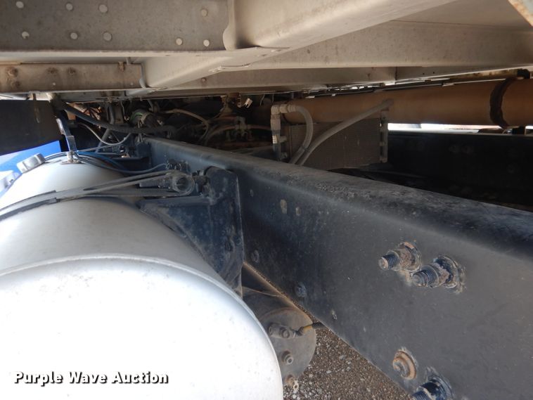 image for item DG4504 2007 Freightliner Columbia  semi truck