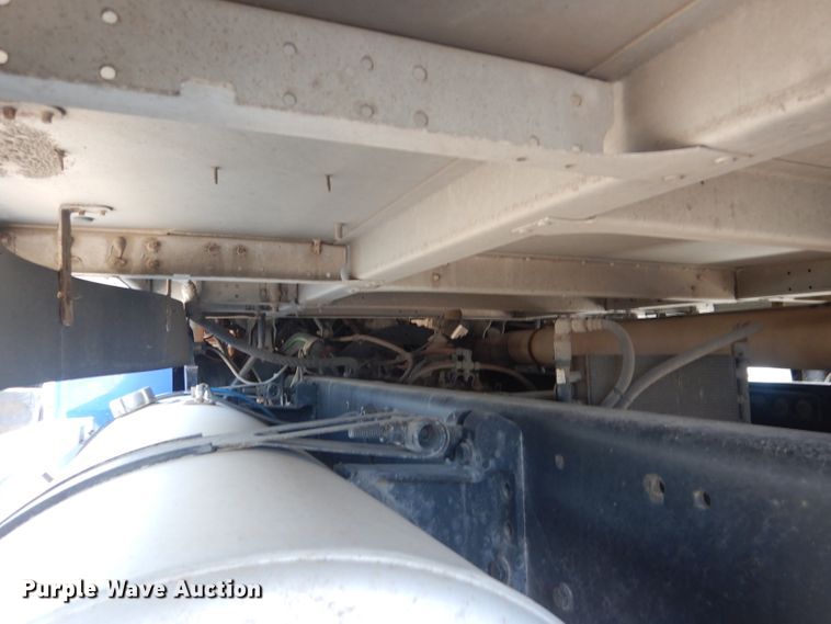 image for item DG4504 2007 Freightliner Columbia  semi truck