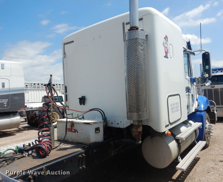 image for item DG4504 2007 Freightliner Columbia  semi truck