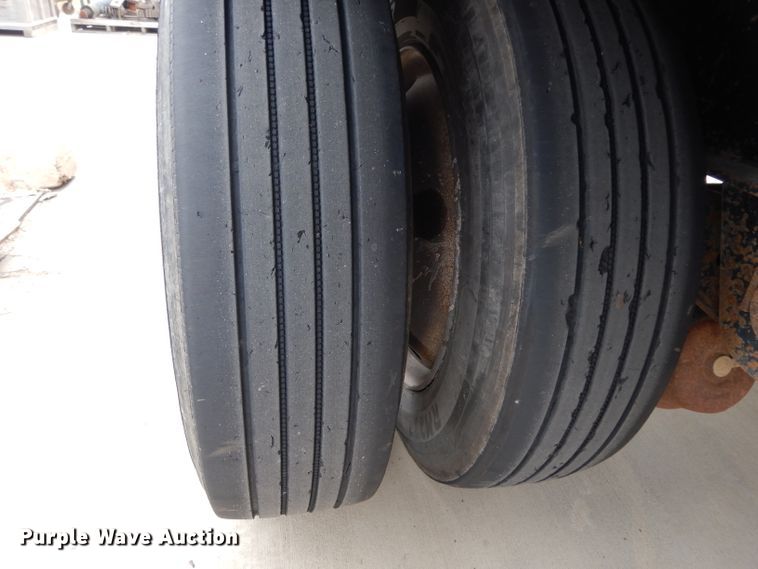 image for item DG6869 2011 Transcraft DTL-2100 drop deck trailer