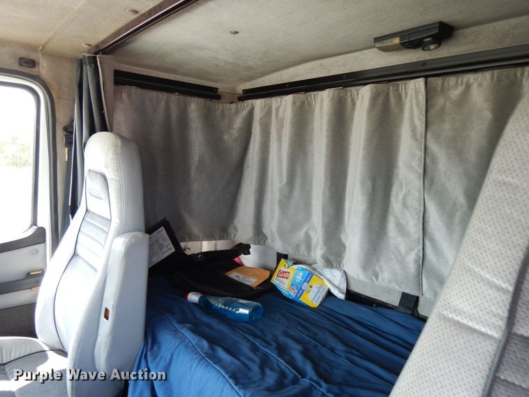 image for item DG7986 1999 Freightliner FL60  flatbed truck