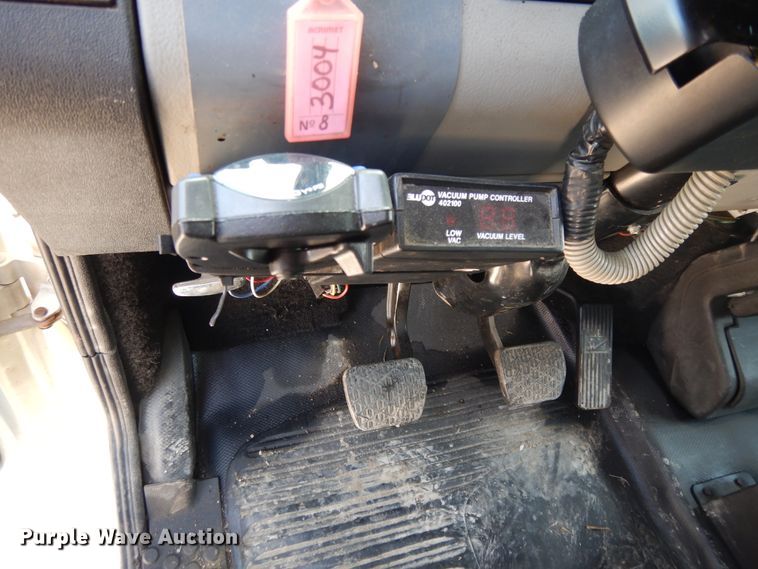 image for item DG7986 1999 Freightliner FL60  flatbed truck