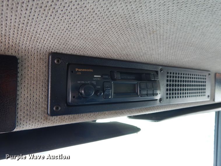 image for item DG7986 1999 Freightliner FL60  flatbed truck