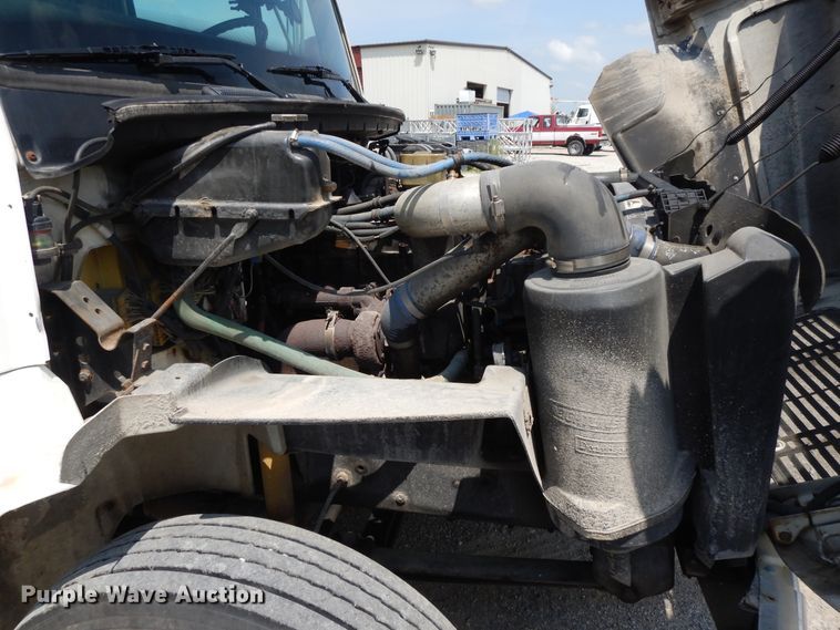 image for item DG7986 1999 Freightliner FL60  flatbed truck