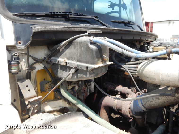 image for item DG7986 1999 Freightliner FL60  flatbed truck