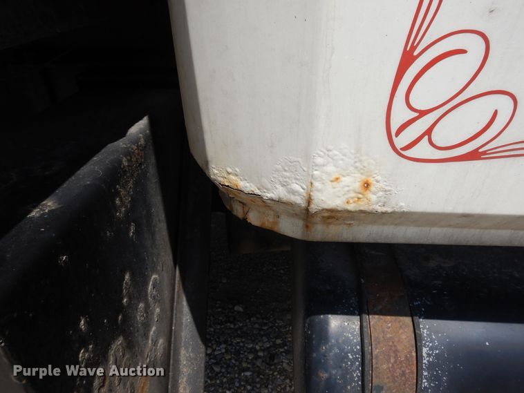 image for item DG7986 1999 Freightliner FL60  flatbed truck