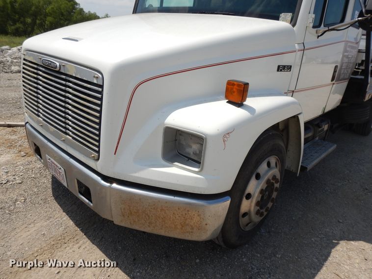 image for item DG7986 1999 Freightliner FL60  flatbed truck