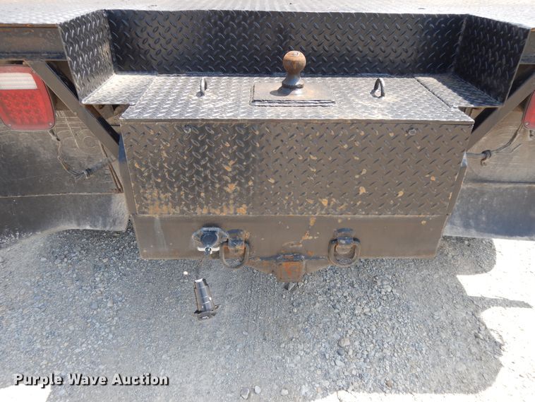 image for item DG7986 1999 Freightliner FL60  flatbed truck