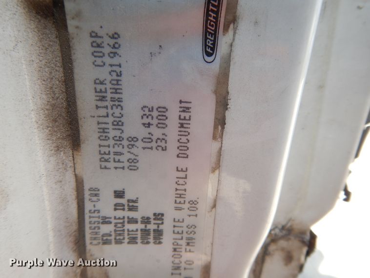 image for item DG7986 1999 Freightliner FL60  flatbed truck