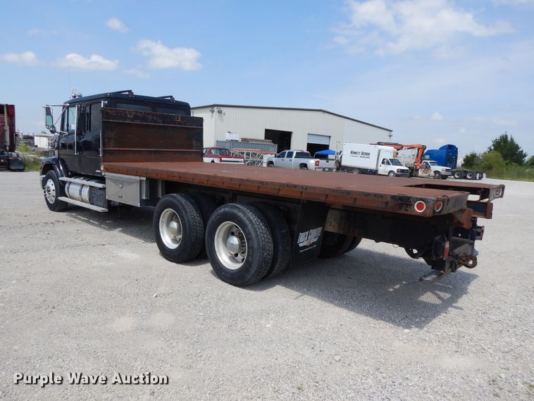 image for item DG7987 2001 Freightliner FL112  flatbed truck