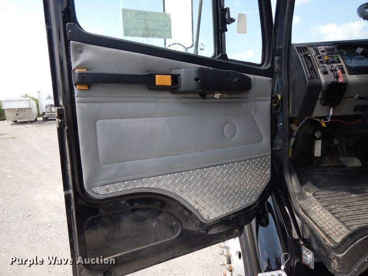 image for item DG7987 2001 Freightliner FL112  flatbed truck