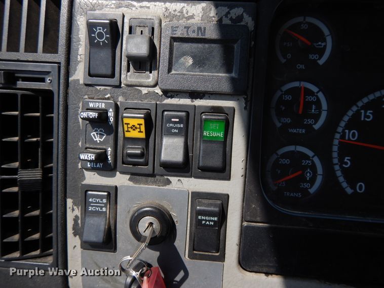 image for item DG7987 2001 Freightliner FL112  flatbed truck