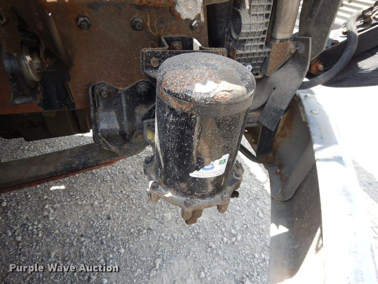 image for item DG7987 2001 Freightliner FL112  flatbed truck