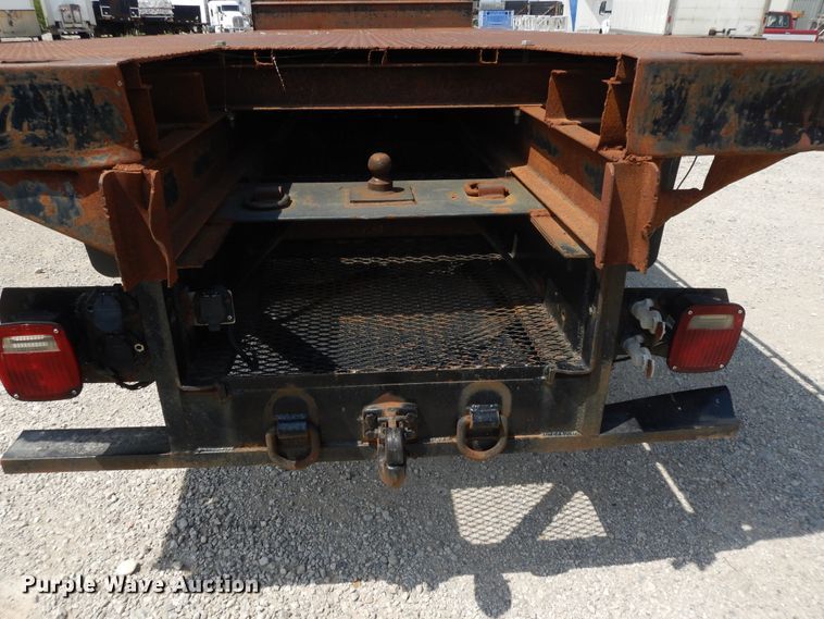 image for item DG7987 2001 Freightliner FL112  flatbed truck