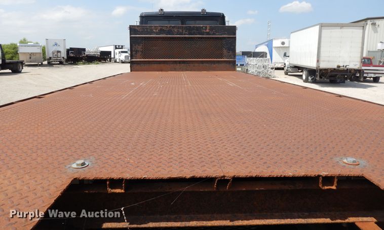 image for item DG7987 2001 Freightliner FL112  flatbed truck