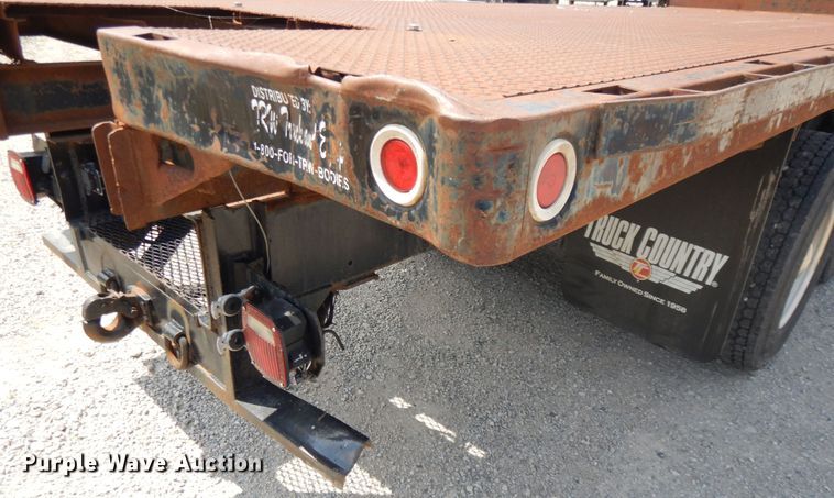 image for item DG7987 2001 Freightliner FL112  flatbed truck