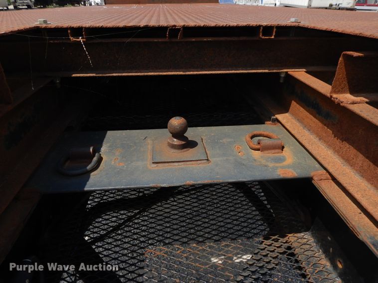 image for item DG7987 2001 Freightliner FL112  flatbed truck