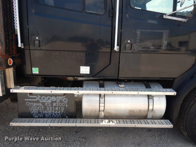 image for item DG7987 2001 Freightliner FL112  flatbed truck