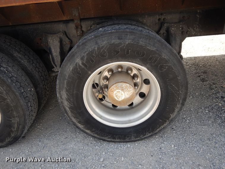 image for item DG7987 2001 Freightliner FL112  flatbed truck