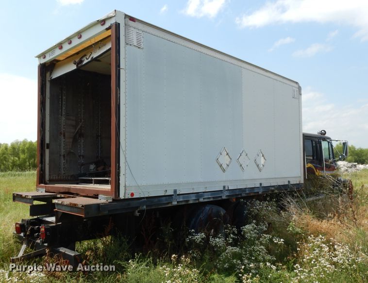 image for item DG7988 2001 Freightliner FL112  box bed truck