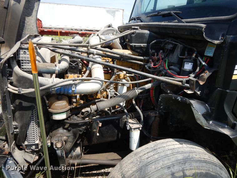 image for item DG7988 2001 Freightliner FL112  box bed truck