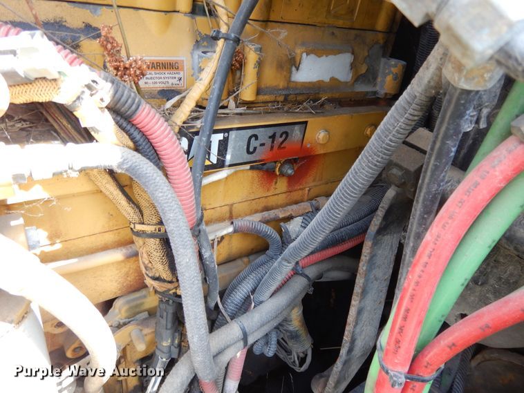 image for item DG7988 2001 Freightliner FL112  box bed truck