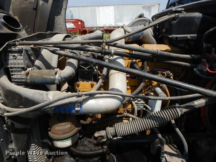 image for item DG7988 2001 Freightliner FL112  box bed truck