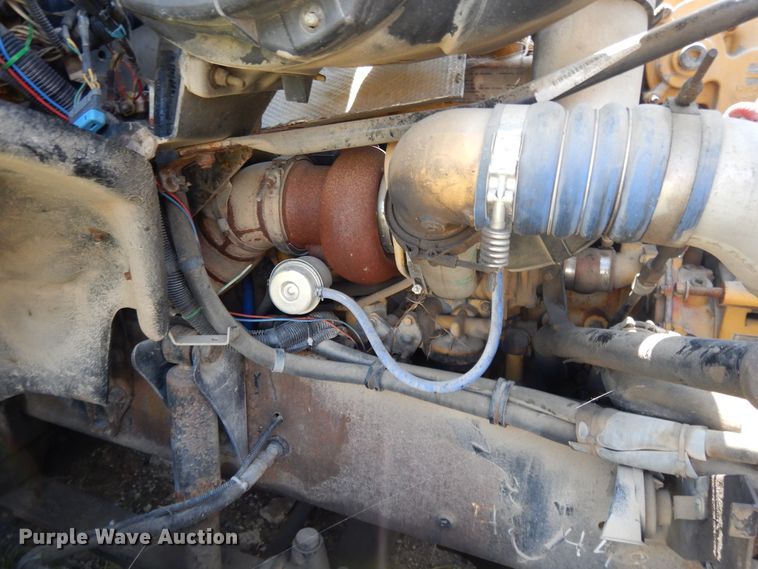 image for item DG7988 2001 Freightliner FL112  box bed truck