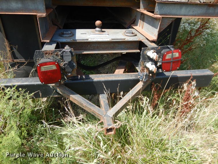 image for item DG7988 2001 Freightliner FL112  box bed truck